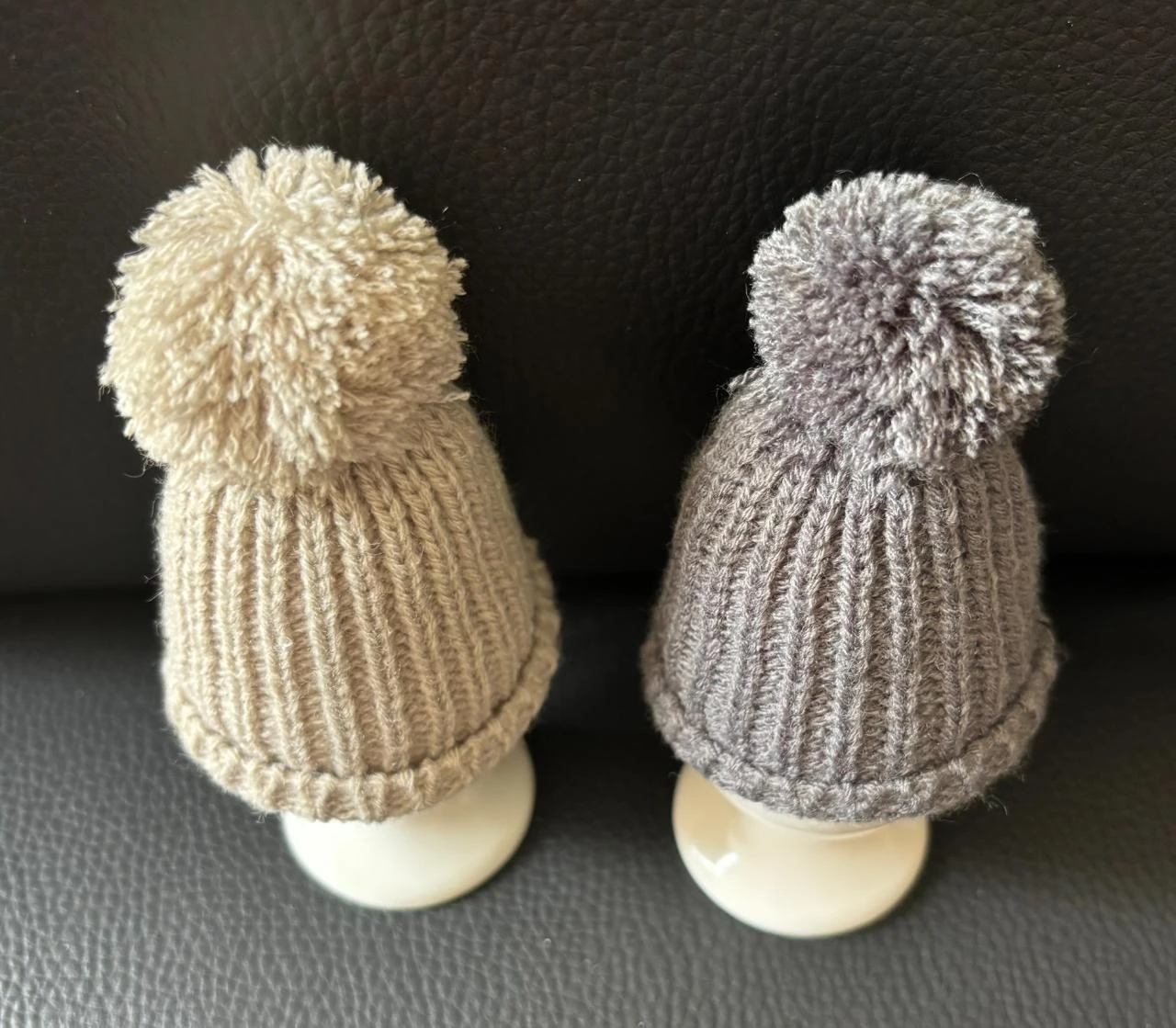 🥚 Lote de 2 coquetieres Maisons du Monde con gorros de lana para calentar huevos – photo 2